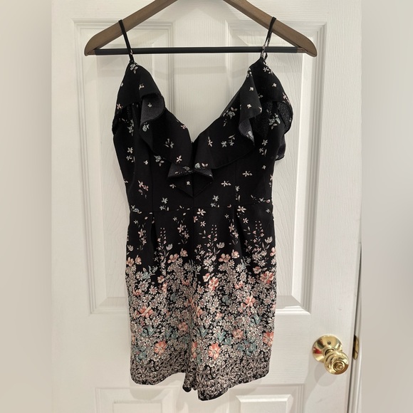 Missguided Romper, Size 2 - Picture 2 of 3
